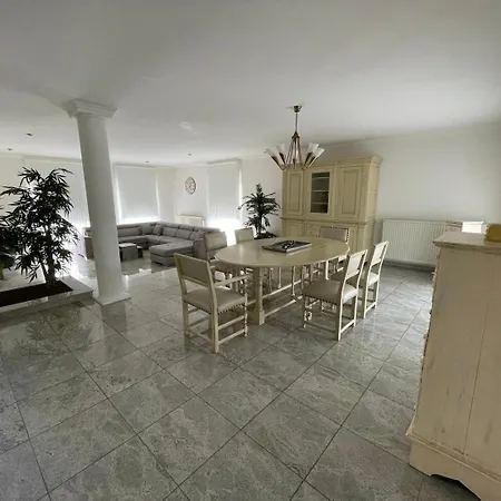 Vakantiewoning 35 Villa Maasmechelen